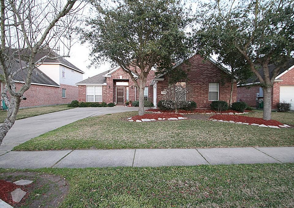 1st image of 502 Green Cedar Dr