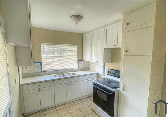 3rd image of 8139 Helston Dr