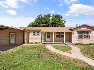 1505 Austin St, Levelland, TX 79336