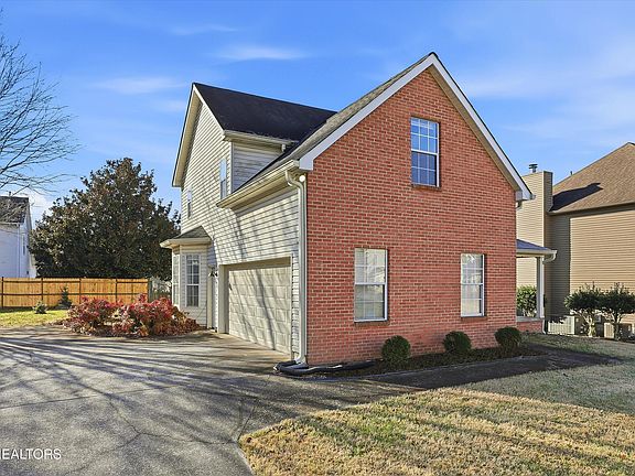 2nd image of 10160 Rockbrook Dr
