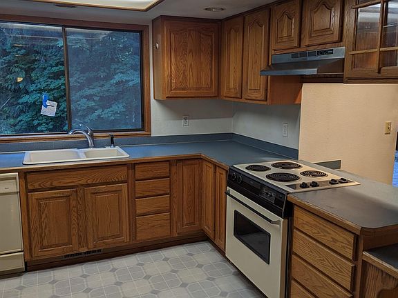 3rd image of 21421 NE 16th St