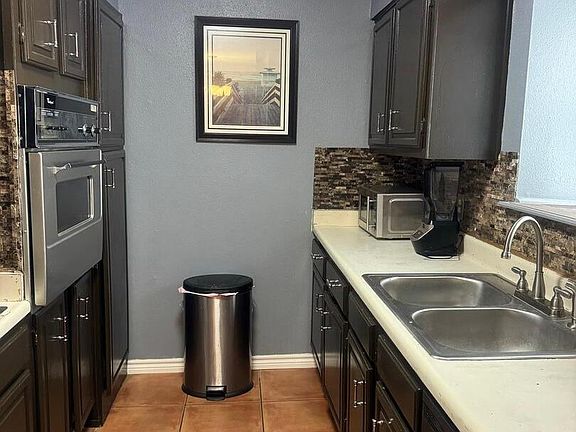 3rd image of 7834 BROADWAY #101