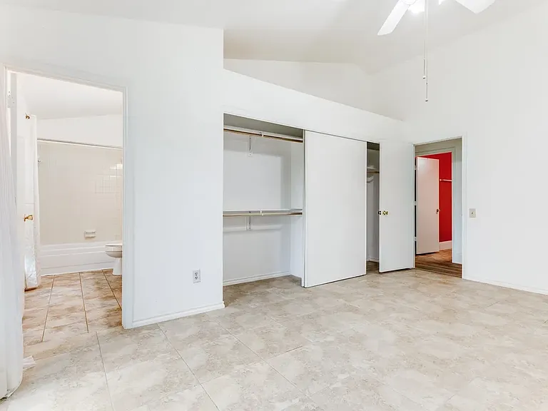 4617 Feathercrest Dr — Photo 5