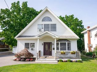 11 Purick St, Blue Point, NY 11715