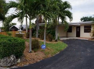 7841 Hope St, Hollywood, FL 33024