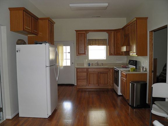 3rd image of 5249 N Lakeview Dr
