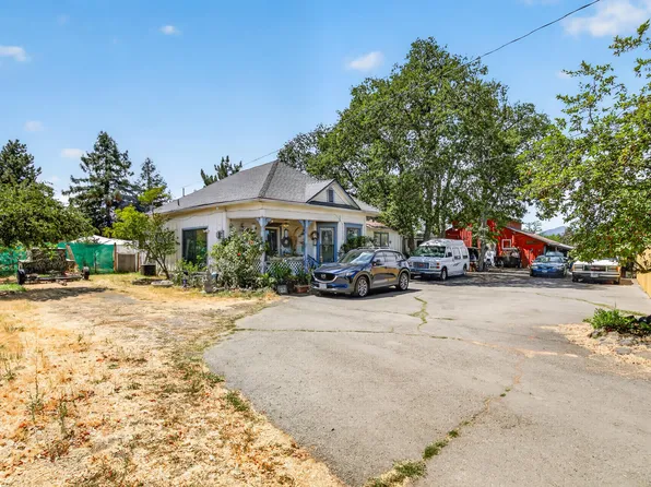 978 Cherry St, Medford, OR 97501