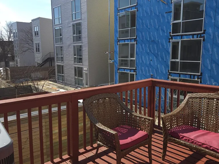1558 N Randolph St — Photo 27