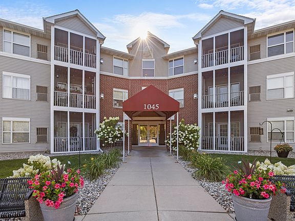 Sun Lake Woods front entry