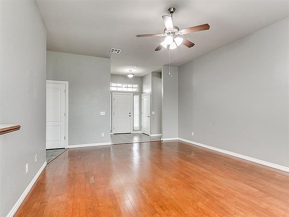 3rd image of 1005 NE 32nd St