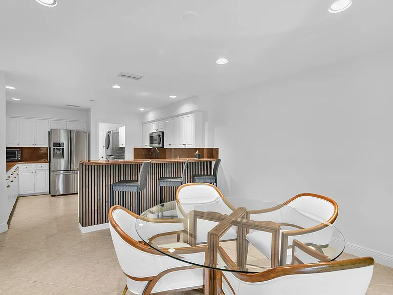 753 Villa Portofino Cir — Photo 20