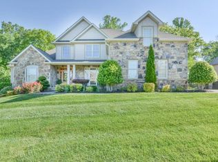 2415 Crescent Lake Dr, Johnson City, TN 37615