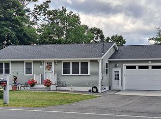 1192 Hildreth St, Dracut, MA 01826
