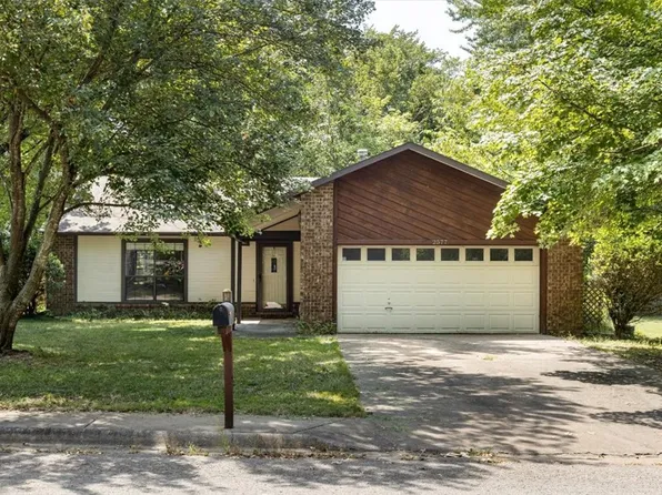 2577 W Megan Dr, Fayetteville, AR 72703