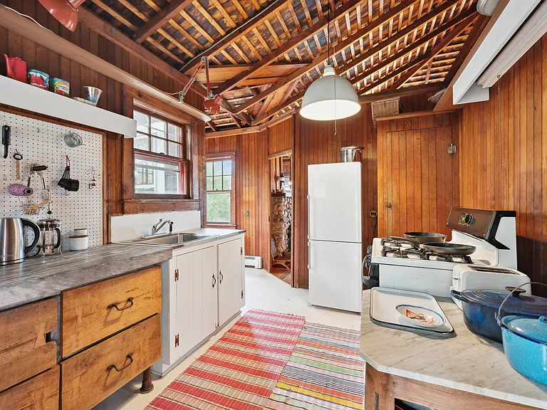 400 Diamond Ln — Photo 21