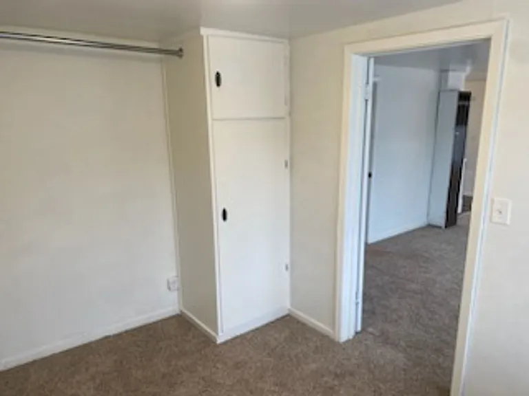 301 SW Isaac Ave — Photo 12