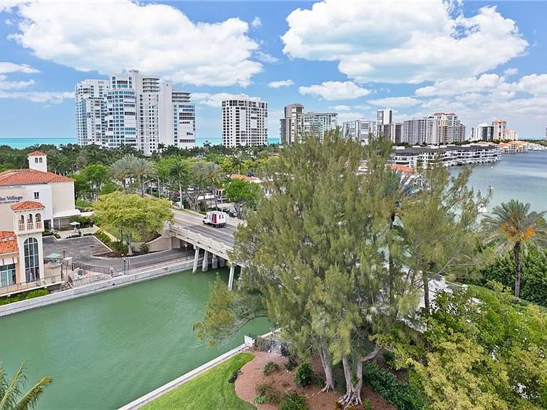 250 Park Shore Dr #803 — Photo 28
