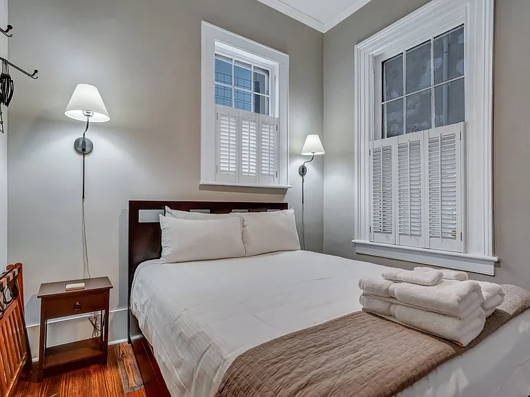 108 E Harris St — Photo 22