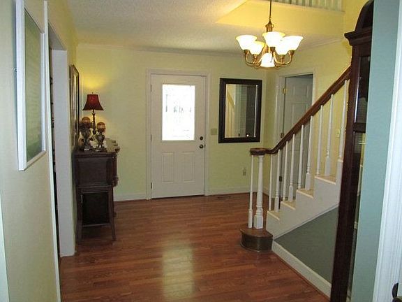 4th image of 7221 Northgate Dr E