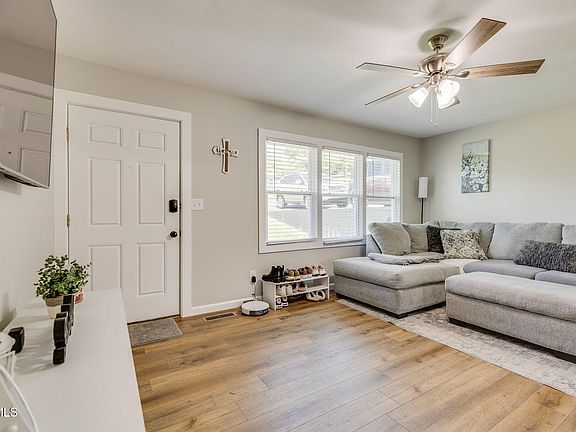4th image of 109 Lana View Dr