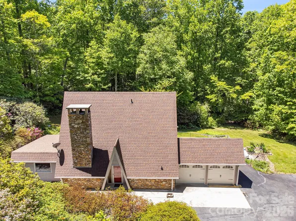 45 Echo Hills Dr, Fairview, NC 28730