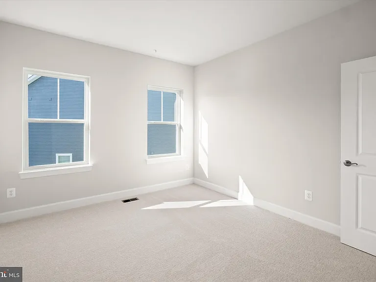 3823 Solidarity Cir — Photo 28