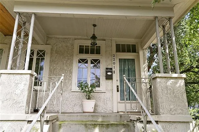 Building Photo - 2201 Burdette St