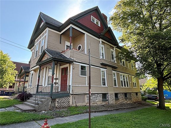 4th image of 200 Green St