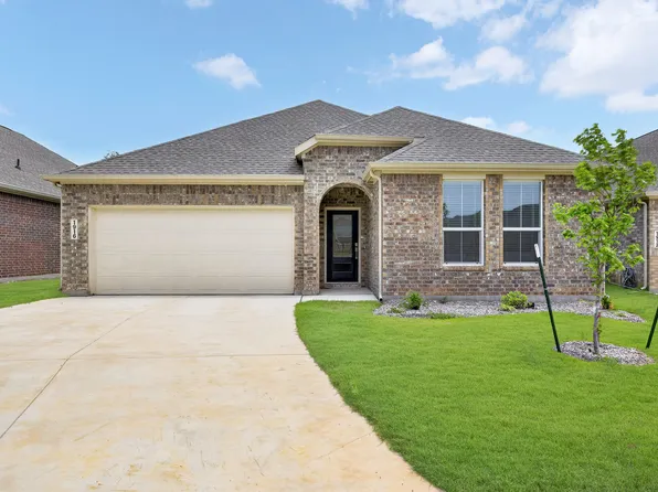 1916 Monchino Pl, Aubrey, TX 76227