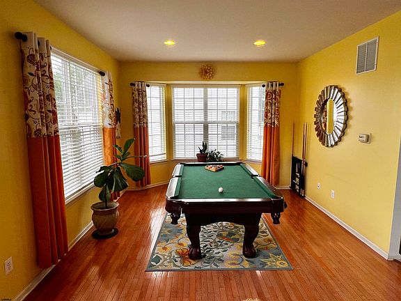 2nd image of 9 Equestrian Rd