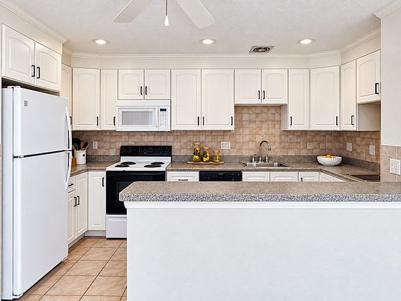 5th image of 50 Green St APT 209