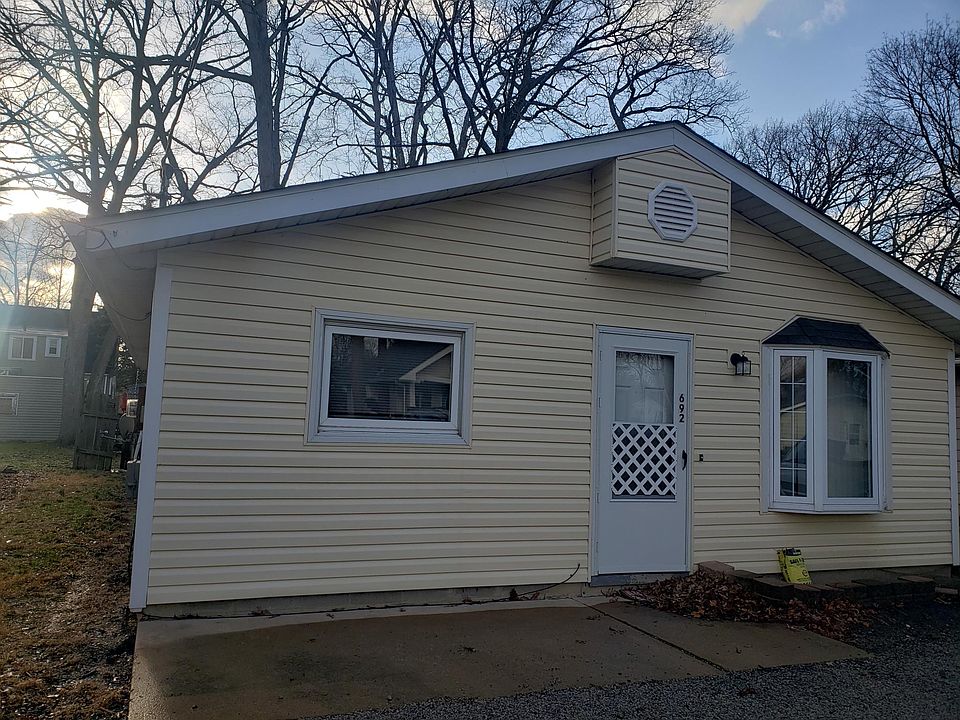 1st image of 692 Woodside Ave