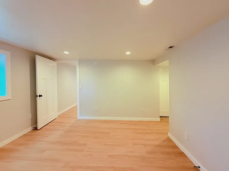 3001 E Union St — Photo 7