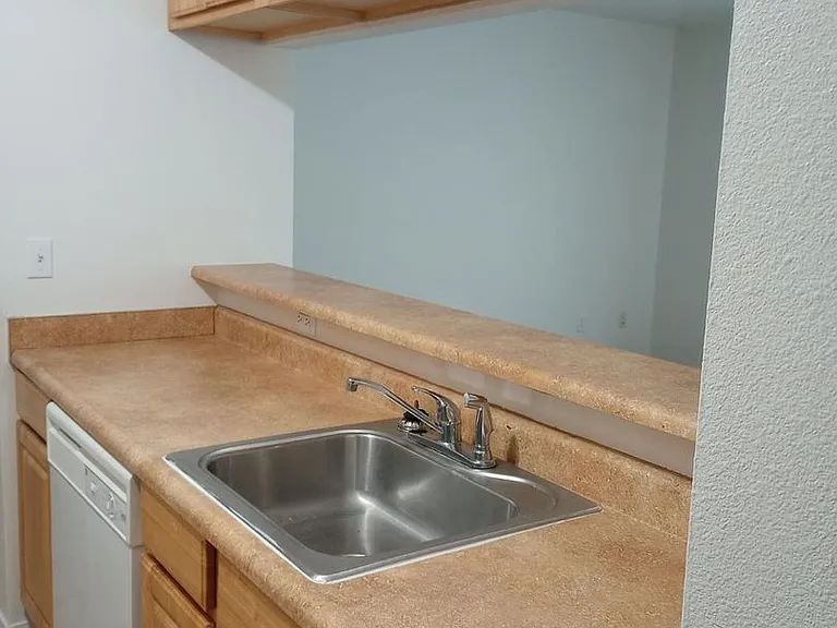 Vessey Park Apartments — Photo 38
