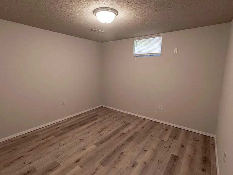 216 Wheaton Ct — Photo 22