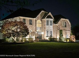 4 Teal Ct, Freehold, NJ 07728