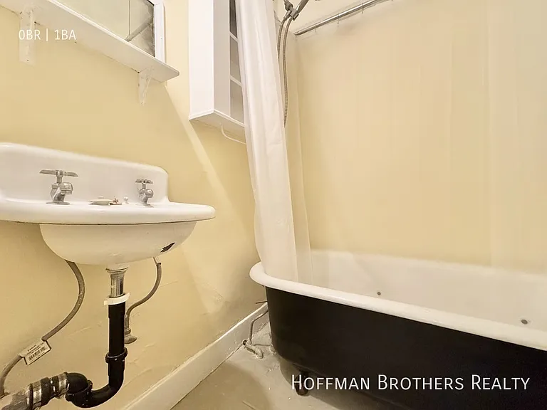 1032 Albany St #14 — Photo 7