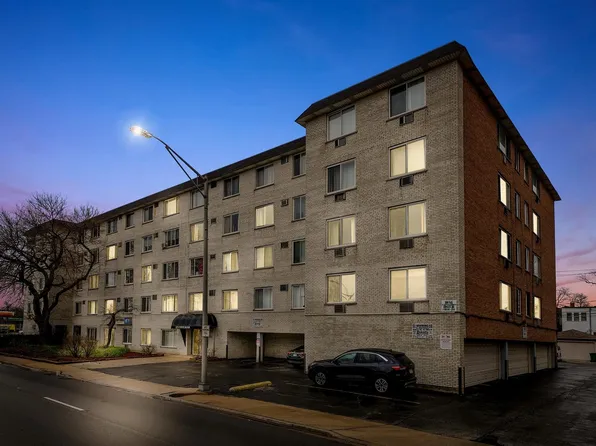 1227 S Harlem Ave APT 405, Berwyn, IL 60402