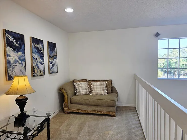 1027 Balmoral Dr — Photo 10