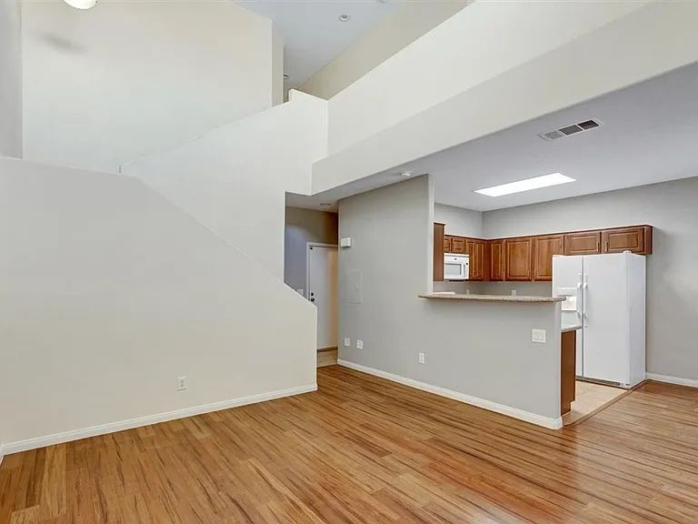 10500 Nordic Cliff Ave — Photo 14