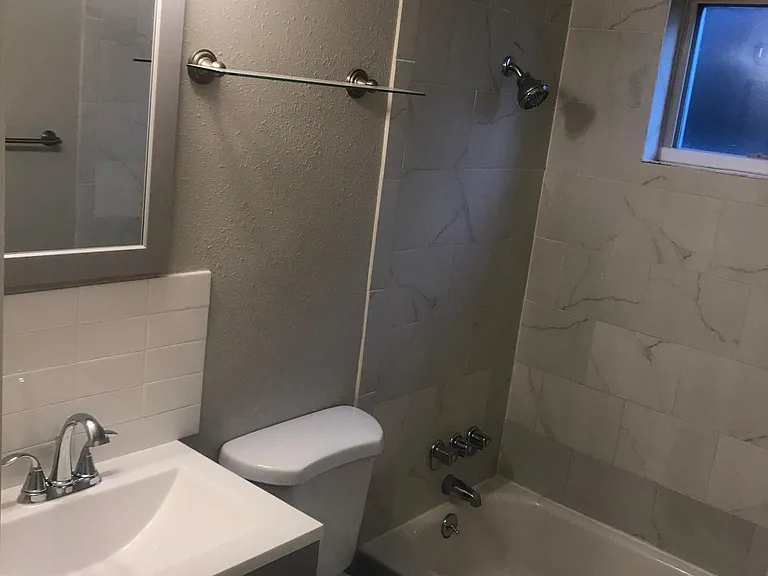 New vanity, backslpash and mirros