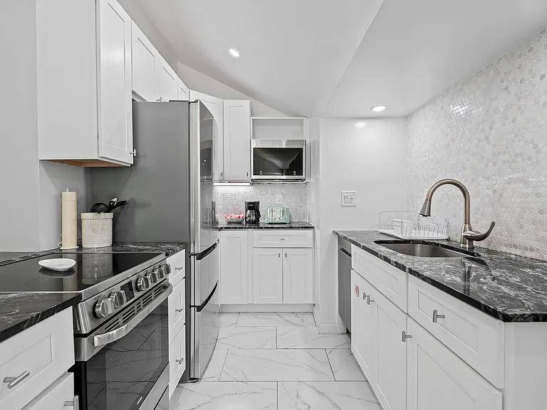 1304 NE 4th St — Photo 10