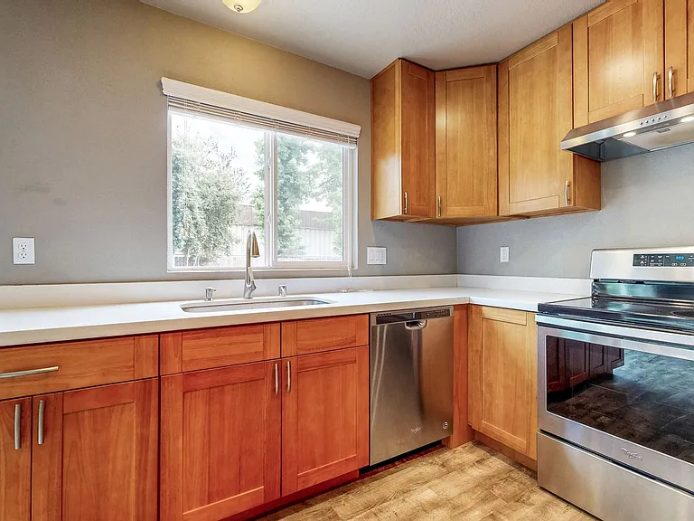 2540 Campbell Dr — Photo 11