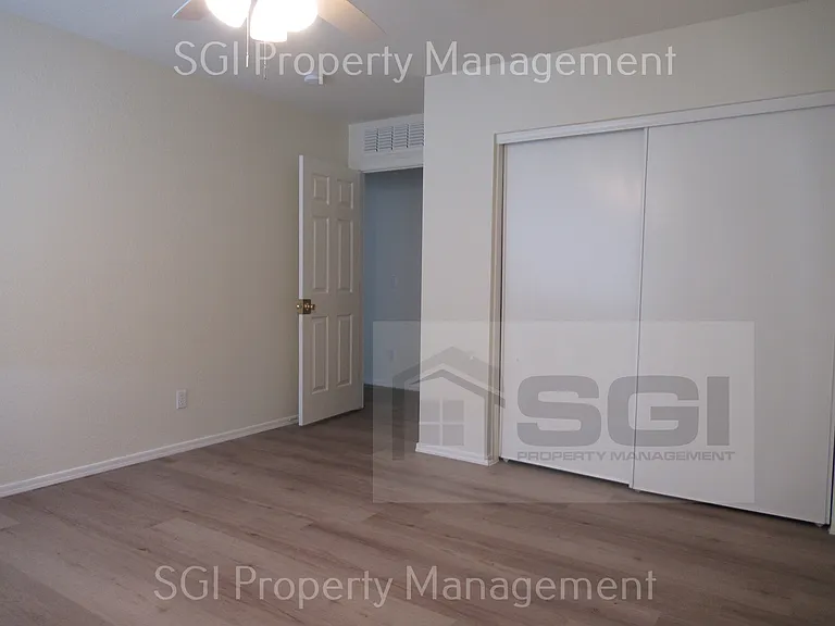 3123 W Pleasant Ln — Photo 14
