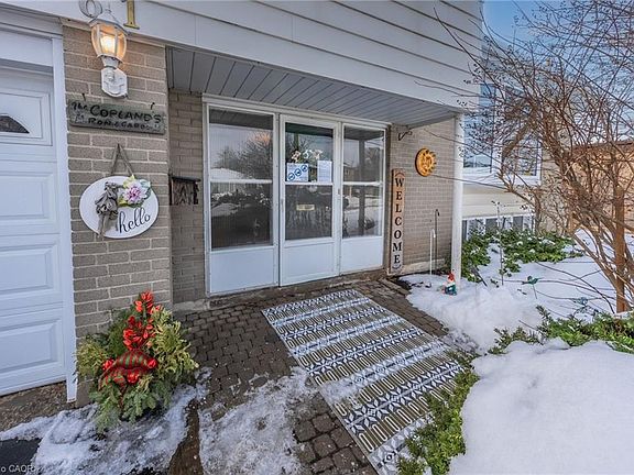 3rd image of 61 Moore Park Cres
