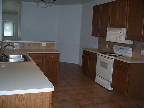 2nd image of 3929 Brook Hollow Dr