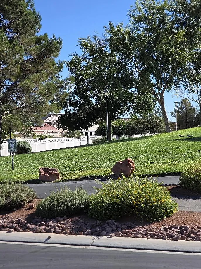 3 bed, 1521 sqft, $1,900 — Photo 1