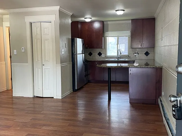 125 E Mrytle Flats — Photo 10