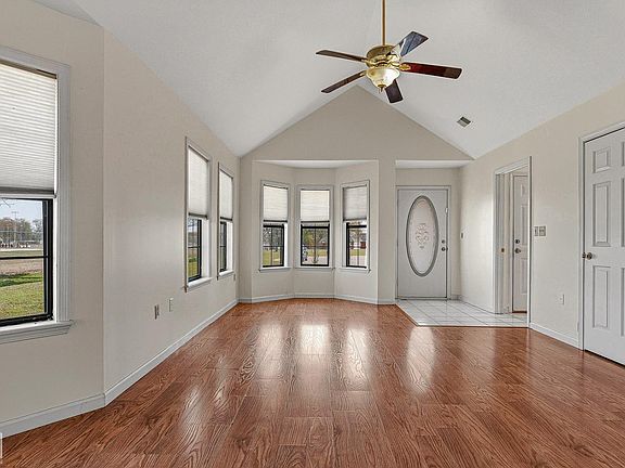 4th image of 5401 Summer Pl