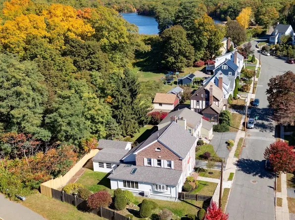 4 Parkway Rd, Medford, MA 02155